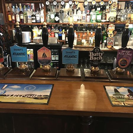 The New Court Inn Usk Esterno foto