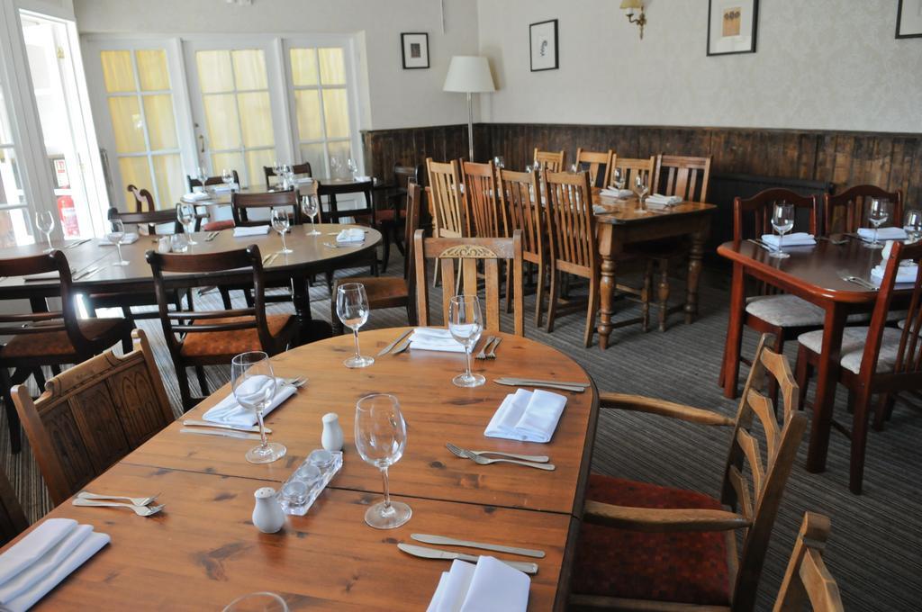 The New Court Inn Usk Esterno foto