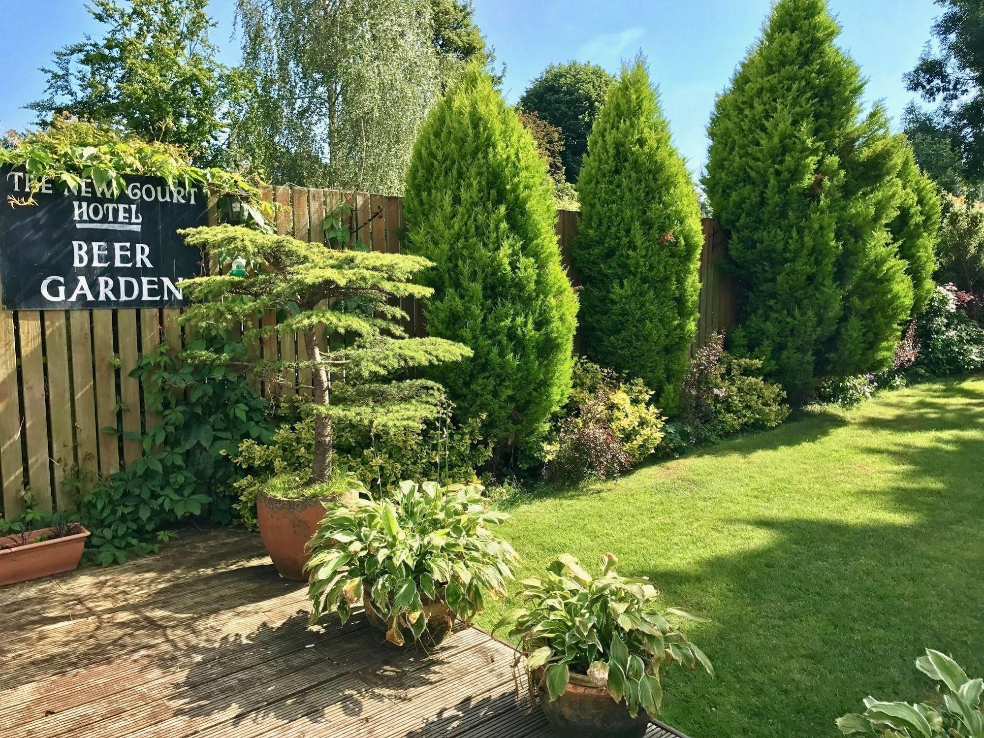 The New Court Inn Usk Esterno foto